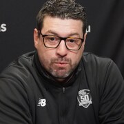 Louis Robitaille en conférence de presse.