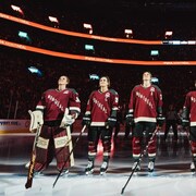Trois joueuses de Montréal sur la ligne bleue au Centre Bell.