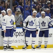 Les joueurs des Maple Leafs sont visiblement déçus après leur élimination au premier tour des séries de la LNH.