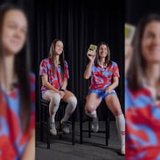 Marilou Harvey et Charlotte Bilbault regarde la cam&eacute;ra.