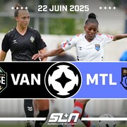 Latifah Abdu et Ariel Young se disputent le ballon.