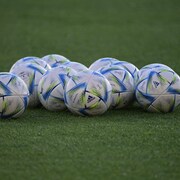 Des ballons de soccer.