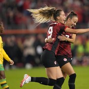 Jordyn Huitema célèbre son but lors du match retour contre la Jamaïque.