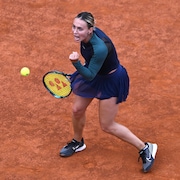 Ana Bogdan célèbre sa victoire.