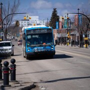 Autobus de Saskatoon Transit.