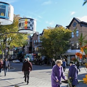 Située dans le quartier Montcalm, l'Avenue Cartier en été