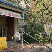 L'entrée principale de l'école Louise-Arbour.