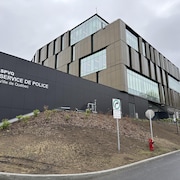 La nouvelle centrale de police vue de l'extérieur.
