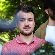 Mahmoud Khalil s'adresse aux médias.