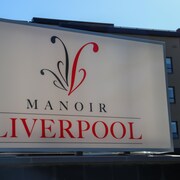 Le devant du Manoir Liverpool, à Lévis