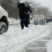 Une rue de Québec enneigée.