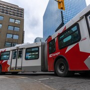 Un autobus d'OC Transpo à Ottawa.