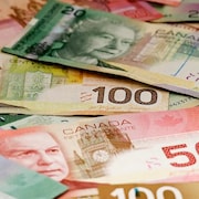 Des billets de banque du Canada. 