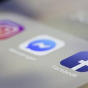 Logos de Facebook, Instagram et Messenger.