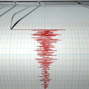 Un sismographe s'active pendant un tremblement de terre.