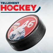 Logo Tellement Hockey et Rondelle sur laquelle sont imprimés les numéros 46 et une photo de Mitch Marner