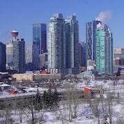 Plan large des tours du centre-ville de Calgary.