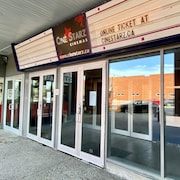 La devanture du cinéma Ciné Starz Orléans à Ottawa.