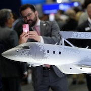 Modèle réduit d’un avion radar GlobalEye.