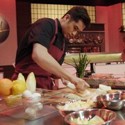 Michael et Félix doivent réaliser une rémoulade de céleri-rave.
