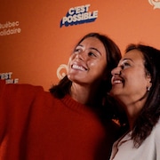 L'influenceuse Naomi Auger et la co-porte-parole de Qu&eacute;bec solidaire, Ruba Ghazal.