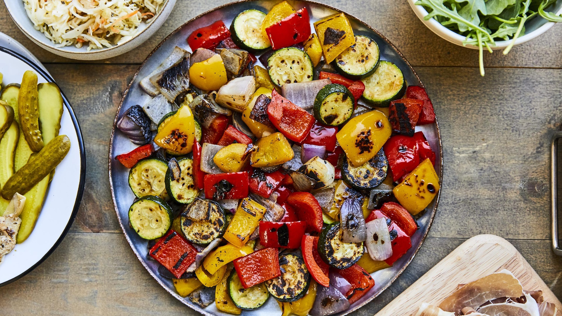 Légumes Grillés Sur Le Barbecue Mordu 