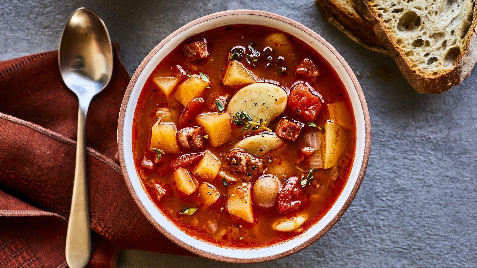 Soupe aux légumes et au chorizo | Mordu