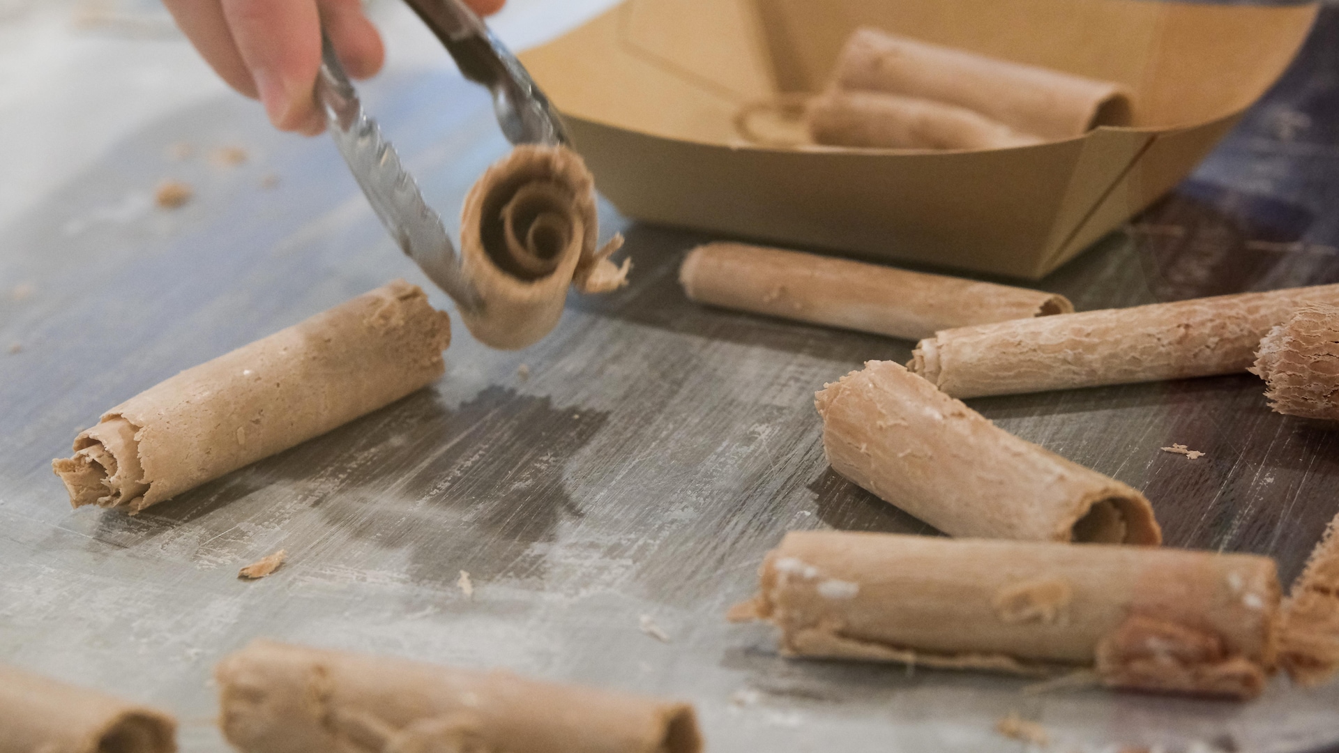 La bûche roulée, la spécialité de La Bûche Glacée de Beauport. La bûche roulée, la spécialité de La Bûche Glacée de Beauport.