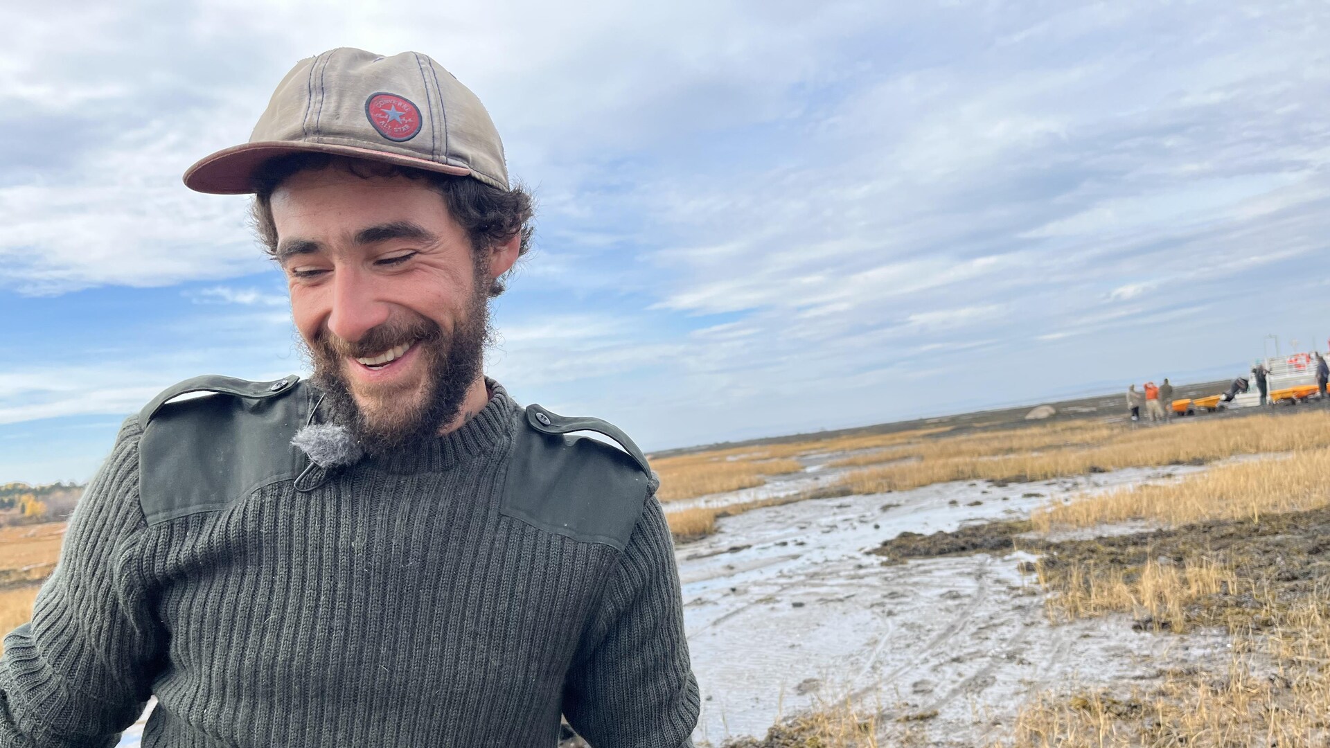 Émile Beauchamp souriant sur les berges du Saint-Laurent. Émile Beauchamp souriant sur les berges du Saint-Laurent.