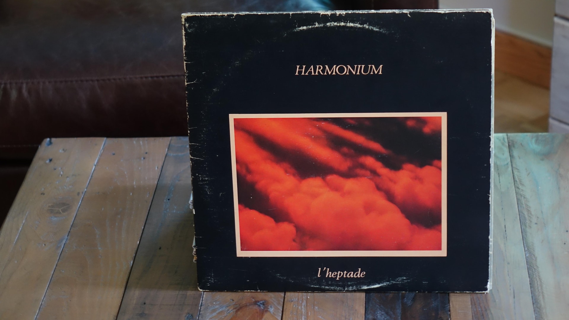 A vinyl record. love quebec microsillon