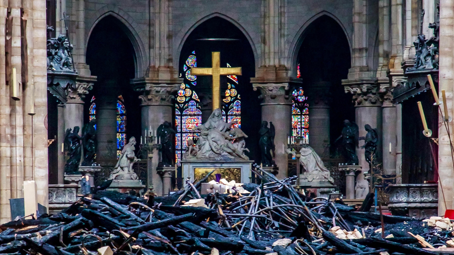 Il y a un an, l’incendie de Notre-Dame de Paris | Vidéos | ICI Radio