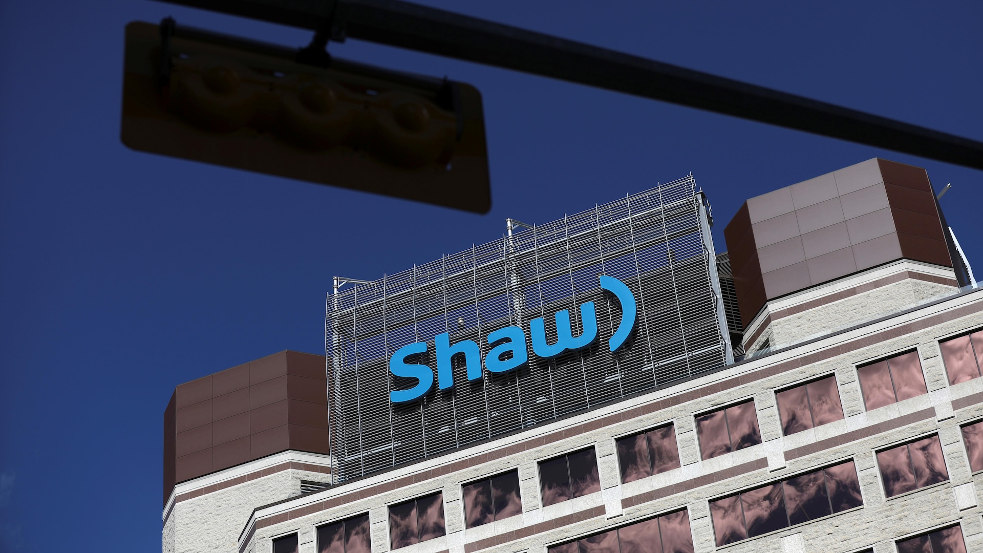 Un nouveau géant des télécommunications : Rogers fait l #39 acquisition de