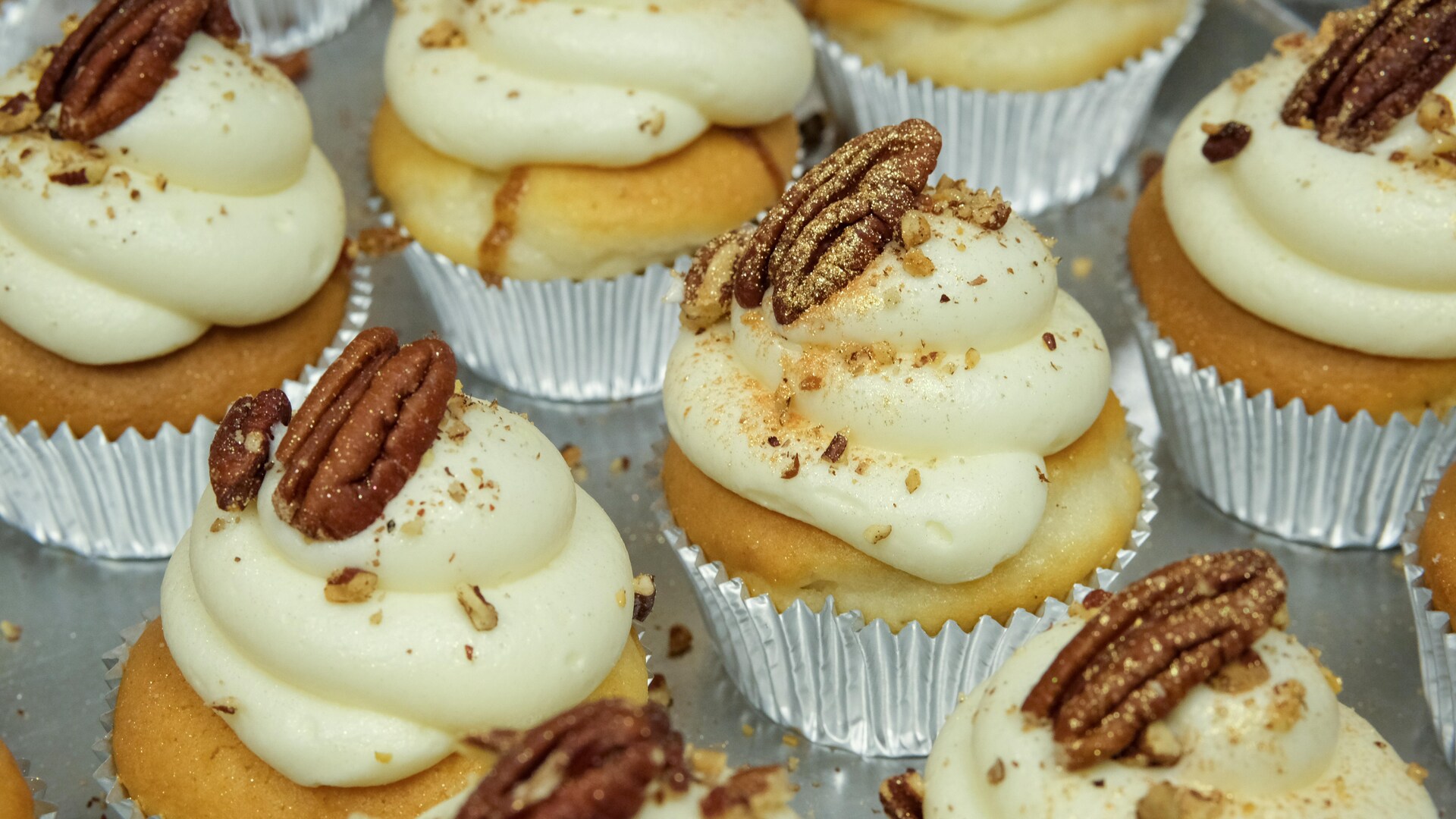 De la poudre d'or sur un cupcake. De la poudre d'or sur un cupcake.