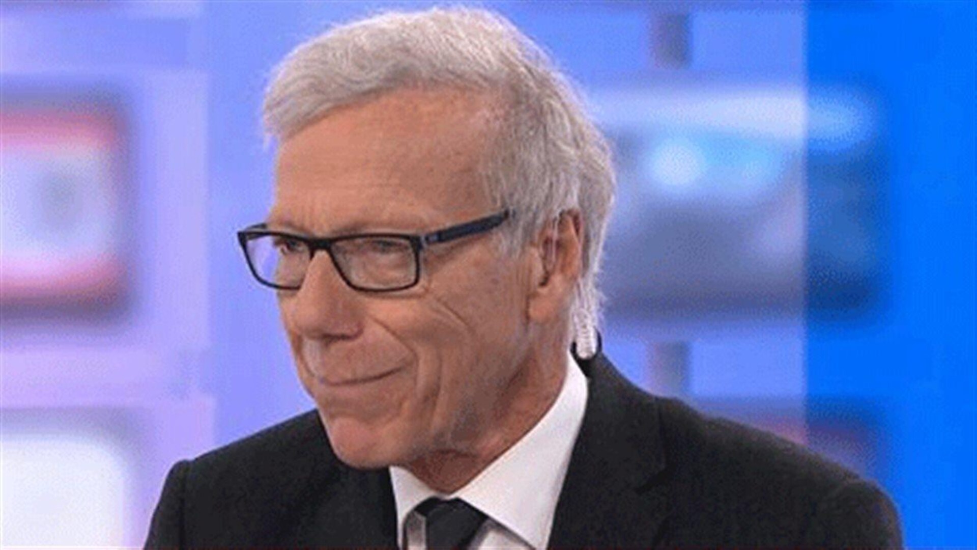 Pierre Bruneau discute des adieux à Jean Lapierre et à sa conjointe