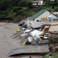 Le coût des dommages causés par les inondations se chiffre à des centaines de millions de dollars.