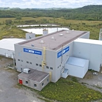 Vue aérienne de la raffinerie d'EBMC à Cobalt.