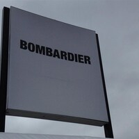 La pancarte de Bombardier devant l'usine de Bombardier à Thunder Bay.