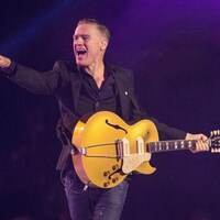 Bryan Adams durant une performance à Toronto, en septembre 2017.