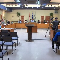 Une séance du conseil municipal de Sept-Îles.