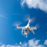 Un drone dans le ciel