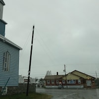 L'église et l'édifice municipal au cœur du village. 