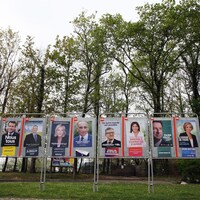 Des affiches électorales affichant les différents candidats à la présidence en France.