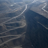 La mine Elkview contrôlée par l'entreprise Teck Resources, vue du ciel.