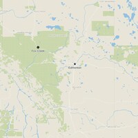 Une carte présente deux points pour localiser la ville de Fox Creek et la ville d'Edmonton, en Alberta.