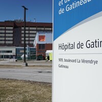 Un panneau annonçant l'Hôpital de Gatineau.