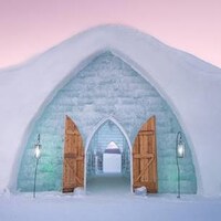 L'entrée principale de l'Hôtel de glace.