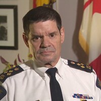 Le commandant divisionnaire de la Gendarmerie royale du Canada au Nouveau-Brunswick, Larry Tremblay.