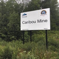 Enseigne de la mine Caribou.