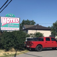 L'extérieur du Motel Gatineau.
