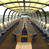 Plusieurs sièges sont disponibles à l'intérieur de la navette.
